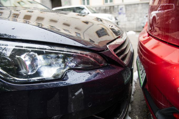 Brez težav je mogoče parkirati na milimeter natančno. V mestu in na ozkih parkirnih prostorih funkcija lezenja in natančnost avtomatika prideta še kako prav. Brez cukanja ni neprijetnih dotikov "na odbijač". Zelo dobra izkušnja.  | Foto: Klemen Korenjak