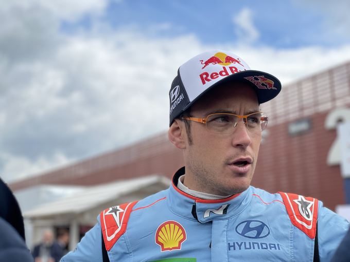 Thierry Neuville vodi v svetovnem prvenstvu. | Foto: Gregor Pavšič