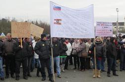 Ali migranti zlorabljajo referendum? Nekdanji ustavni sodniki neenotni.