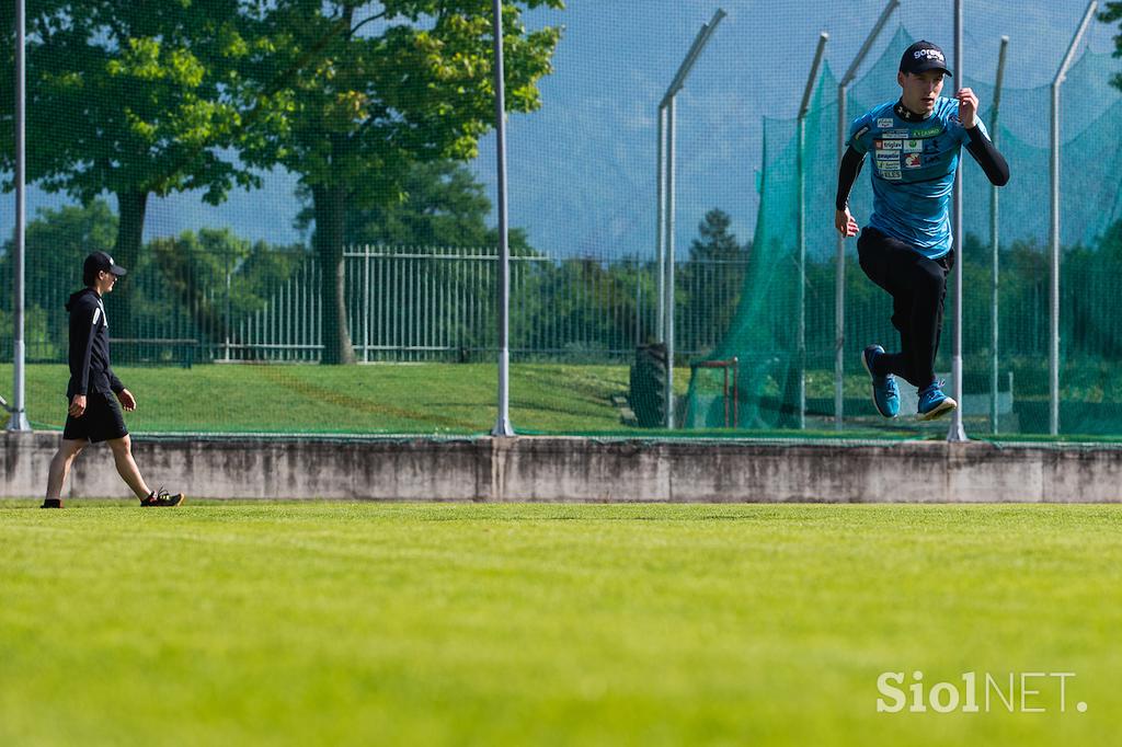 Slovenski skakalci trening Kranj