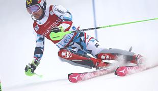 Hirscher z rekordno prednostjo do suverene zmage v Leviju