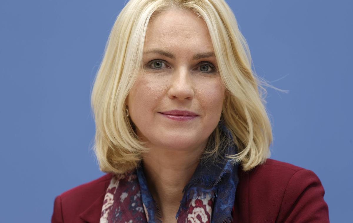 Manuela Schwesig | Manuelo Schwesig so nemški mediji pred leti, ko je bila zvezna ministrica za družino, poimenovali za lepi obraz velike koalicije med CDU/CSU in SPD. Leta 2017 je postala ministrska predsednica zvezne dežele Mecklenburg-Predpomorjansko. | Foto Guliverimage