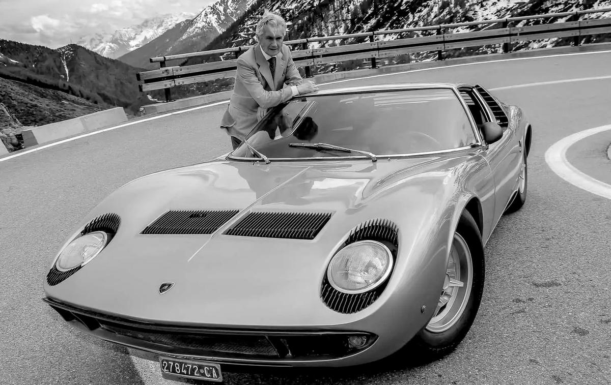 Marcello Gandini Lamborghini | Marcello Gandini ob kultnemu lamborghini miuri, ki jo je oblikoval pri Bertoneju.  | Foto Lamborghini