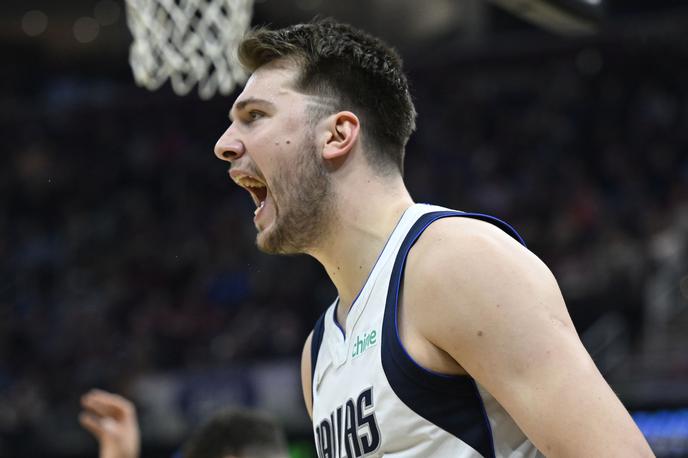 Luka Dončić Cleveland | Luka Dončić spet ni mogel zadržati svojih čustev. Sledila je kazen. | Foto Reuters