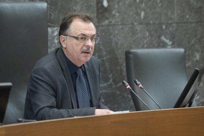 "Delajmo predvsem v dobro naših državljanov in naše ene in edine Slovenije," je dejal podpredsednik državnega zbora Jože Tanko. | Foto: STA ,