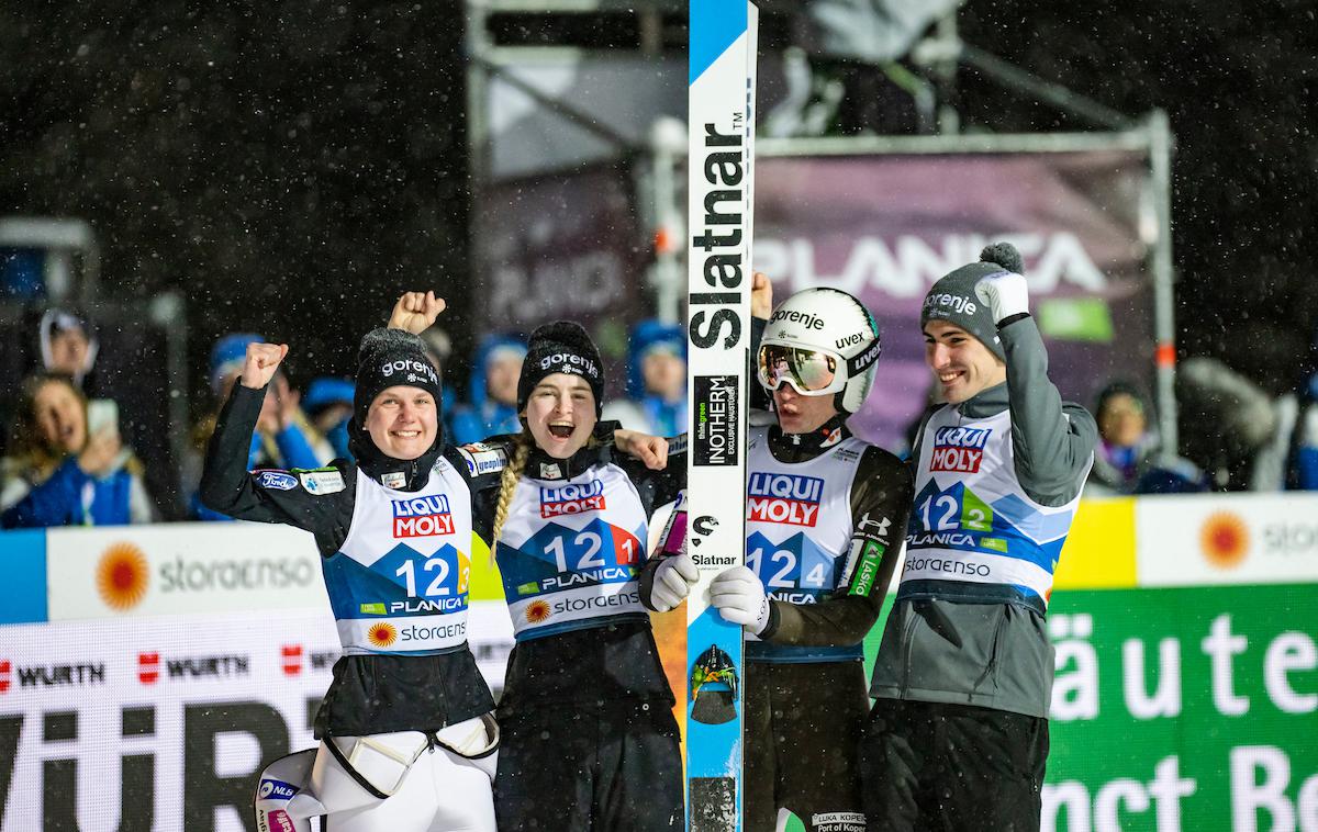 Ema Klinec, Nika Križnar, Anže Lanišek, Timi Zajc, Planica 2023 | Slovenski bronasti četverček – Ema Klinec, Nika Križnar, Anže Lanišek in TImi Zajc. | Foto Grega Valančič/Sportida