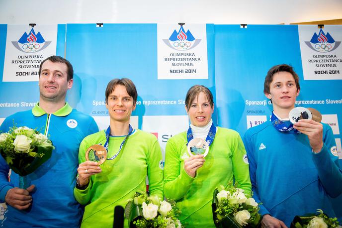 Teja Gregorin Vesna Fabjan 2014 | Teja Gregorin in Vesna Fabjan sta se iz Sočija vrnili bogatejši za bronasto olimpijsko medaljo. | Foto Vid Ponikvar