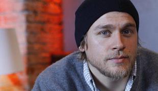 Charlie Hunnam: Kdo je mladenič, ki ga bomo gledali v Petdeset odtenkov sive?