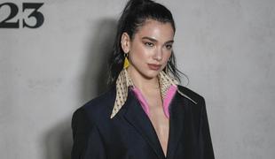 Dua Lipa je starše prosila, naj ji dovolijo oditi s Kosova