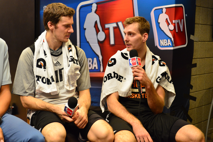 Prvi slovenski bratski tandem v ligi NBA. | Foto: 