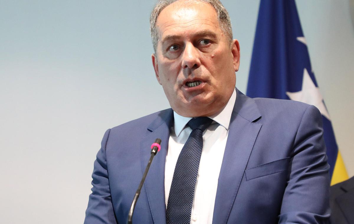 Dragan Mektić, nekdanji minister za varnost, BiH | Policija napadalca še išče, medtem ko je preiskovalni sodnik incident opredelil kot kaznivo dejanje prizadejanja telesnih poškodb. | Foto Guliverimage