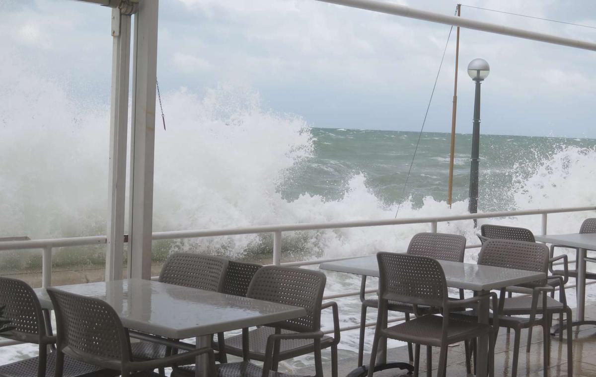 Poplave, Slovenija, reke, Piran | Padavine bodo nekoliko pogostejše ponovno v noči na soboto ob prehodu druge vremenske motnje. | Foto STA