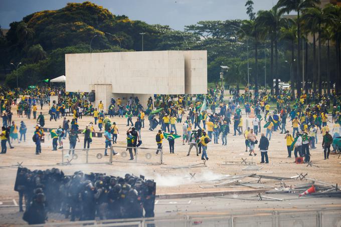 Vdor na območje kongresa v Brasilii | Foto: Reuters