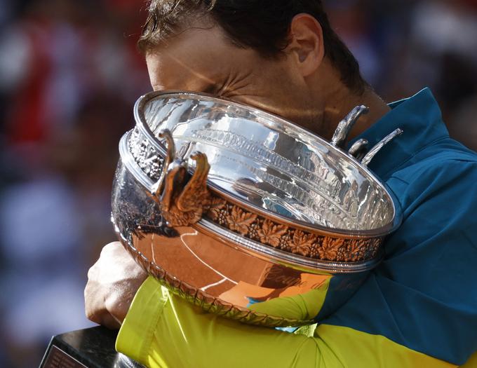 Nadal je s 36 leti postal najstarejši zmagovalec OP Francije v odprtem obdobju modernega tenisa. Starejši je bil le Američan Bill Tilden, ki je bil leta 1930 najboljši pri 37 letih. | Foto: Reuters