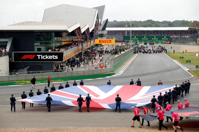 Silverstone F1 | Spektakel v Silverstonu si bilo lahako letos ogledalo 140 tisoč ljubiteljev formule 1. | Foto Reuters