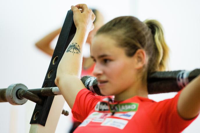 Nika Križnar | Nika Križnar je imela pri zadnjem torkovem trening skoku že drugi rezultat. | Foto Grega Valančič/Sportida