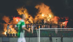 Green Dragons: Zakaj je slavje ob baklah v Planici spektakel, na nogometni tekmi pa huliganizem?