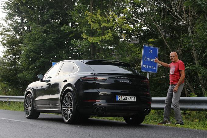 Porsche cayenne coupe in Aleš Črnivec na prelazu Črnivec. | Foto: Anže Jamnik Avto fokus