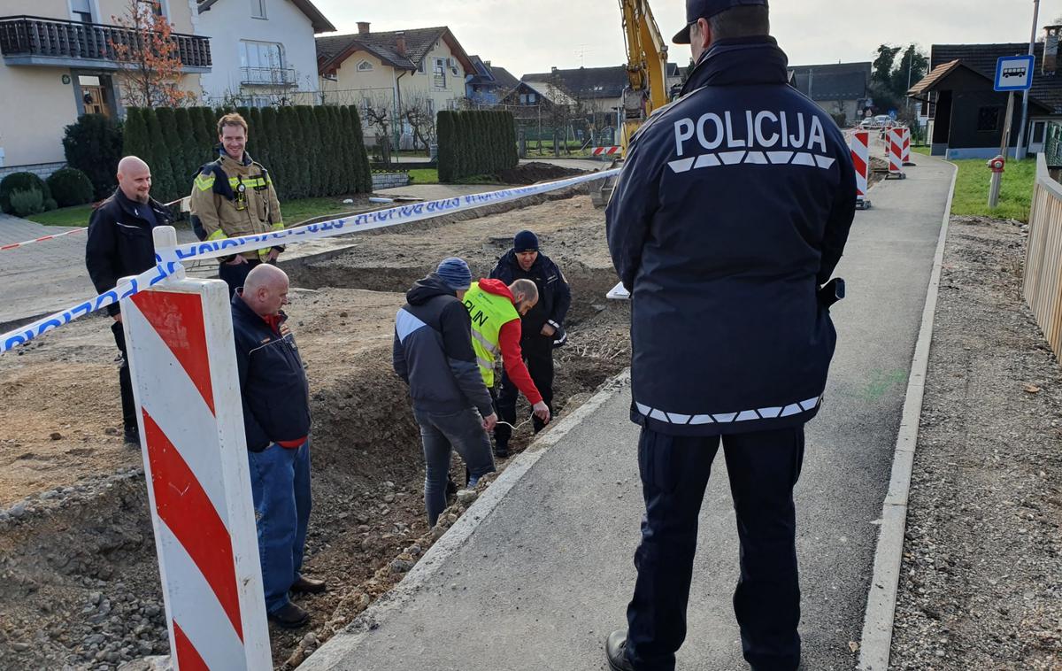 Britof | Plin na območju nesreče še vedno uhaja, so pa današnji rezultati meritev bolj spodbudni od sobotnih. | Foto PU Kranj