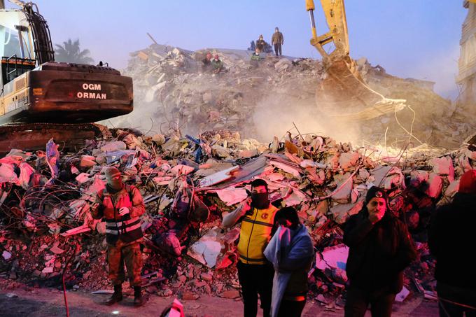 "Težko je biti pameten, ko si na varnem, oddaljen od dogajanja, lahko rečem, da gre za ogromno katastrofo, ki je strla naša srca." | Foto: Reuters