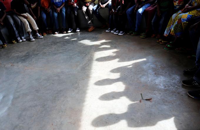 Otroci, ki so jih uporabili v oboroženih spopadih, in tisti, ki so bili otroški vojaki, danes dobivajo psihosocialno pomoč.  | Foto: Reuters