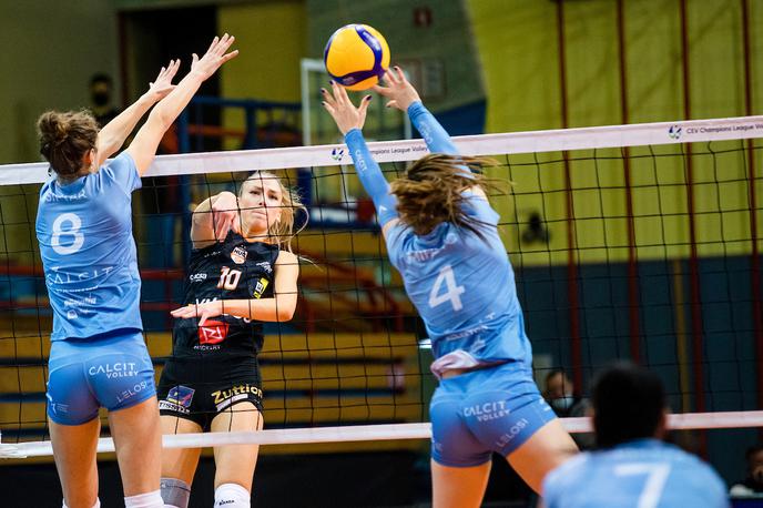 Calcit Volley Viteos Neuchatel | Vodilne Kamničanke so s 3:0 ugnale zadnjeuvrščene Koprčanke. | Foto Matic Klanšek Velej/Sportida