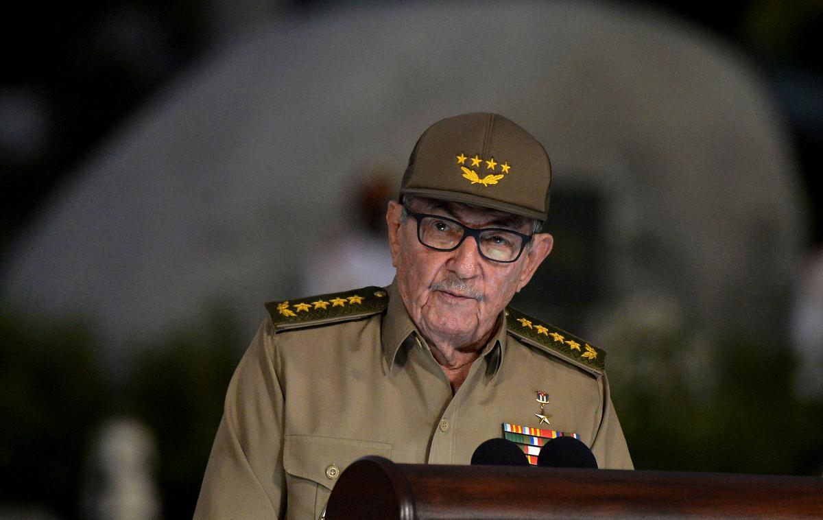 Raul Castro | Tudi po sprejetju nove ustave bo komunistična partija ohranila vodilno vlogo v kubanski družbi in politiki. Na fotografiji prvi sekretar partije Raul Castro. | Foto Reuters