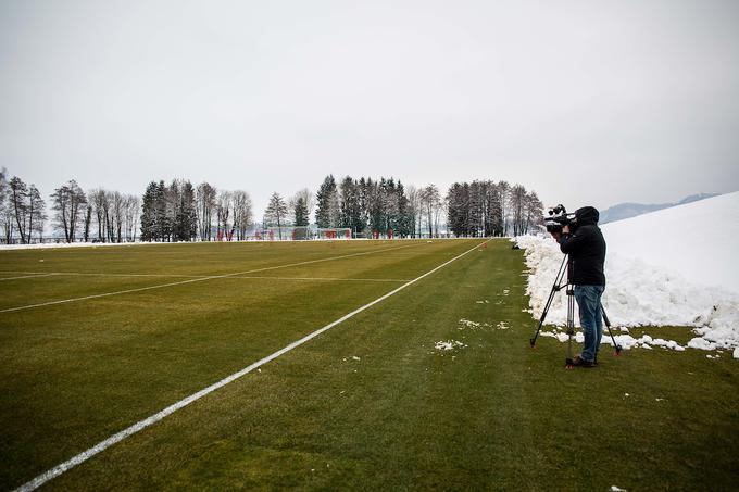 ... edino očiščeno igrišče v NNC Brdo ... | Foto: Žiga Zupan/Sportida