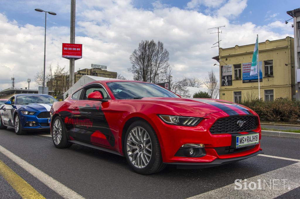 ford mustang karavana neukrotljivih avtosalon