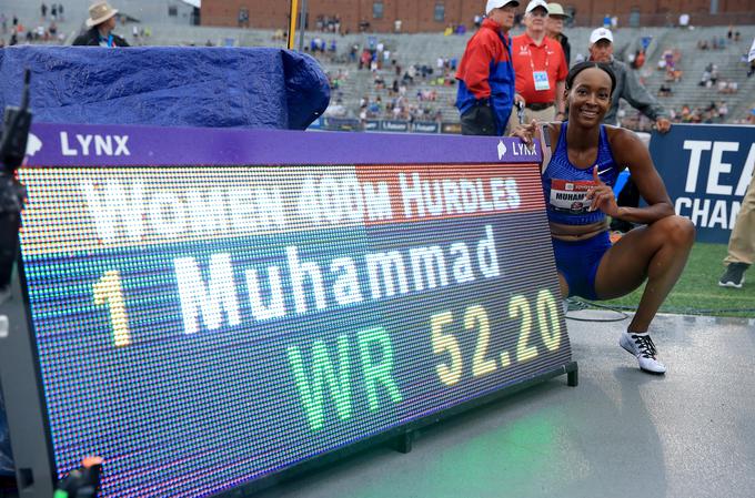 Dalilah Muhammad pozira ob svetovnem rekordu, ki ga je odtekla 28. julija letos. | Foto: Getty Images