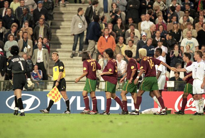 Nezadovoljni Portugalci so obkrožili slovaškega delivca pravice. | Foto: Guliverimage/Getty Images