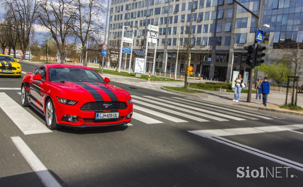 ford mustang karavana neukrotljivih avtosalon