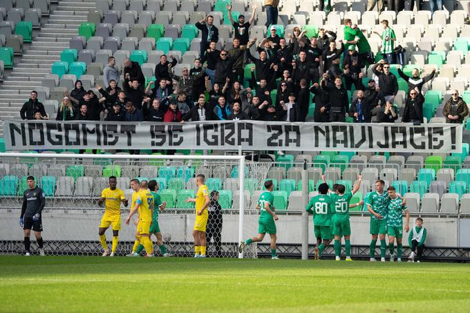 Zmaji so se z zmago nad Domžalami s tekmo več približali Celju na -7. | Foto: Gal Vrbnjak/www.alesfevzer.com