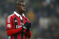 Balotelli znova v "akciji": kadil na vlaku