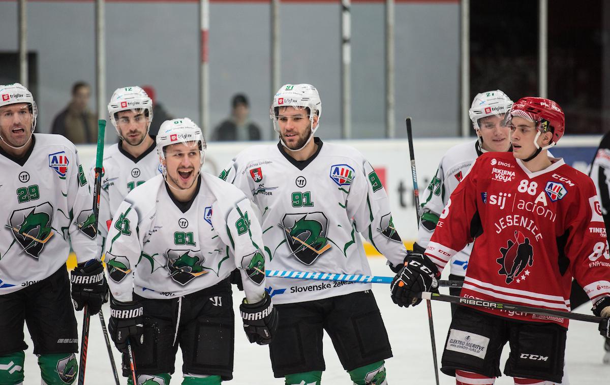 HDD Jesenice, HK SŽ Olimpija Alpska liga | Olimpija je na enosmernem derbiju s 7:0 odpravila Jeseničane, ki niso bili dorasel tekmec.  | Foto Peter Podobnik/Sportida