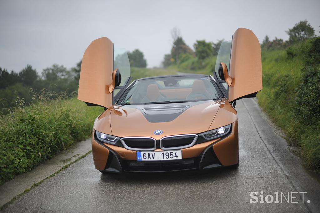 BMW i8 roadster