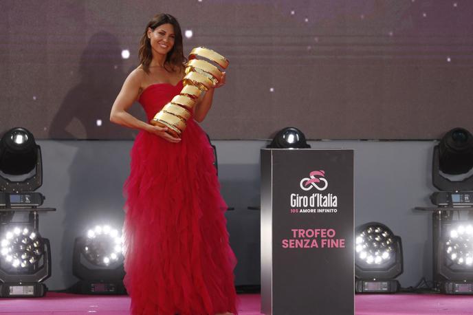 Giro 2022 pokal | Danes se v Budimpešti začenja 105. izvedba Dirke po Italiji. Zmagovalec dirke bo dobil poseben pokal, ki velja za enega najlepših v svetu kolesarstva.  | Foto Guliverimage