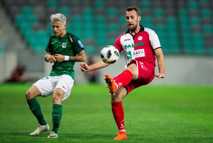 Hrvat Josip Zeba (desno) bo kariero nadaljeval v Aziji. | Foto: Vid Ponikvar