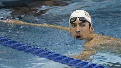 Phelps poražen prvič po letu dni