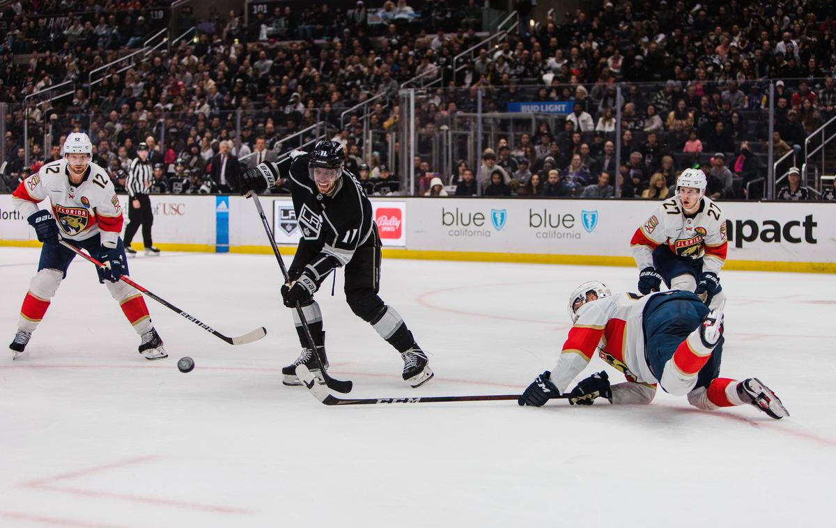 Anže Kopitar | Los Angeles Kings z Anžetom Kopitarjem v vlogi kapetana se veselijo sedme zmage v sezoni.  | Foto Guliverimage