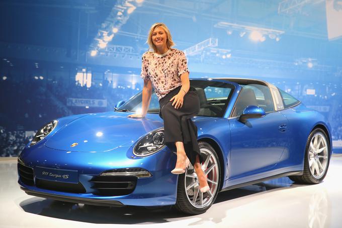 Ena izmed znamk, s katero sodeluje Marija Šarapova, je tudi Porsche. | Foto: Getty Images