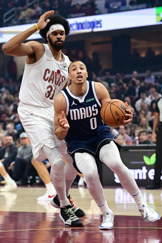 Jarrett Allen in Dante Exum | Foto: Reuters