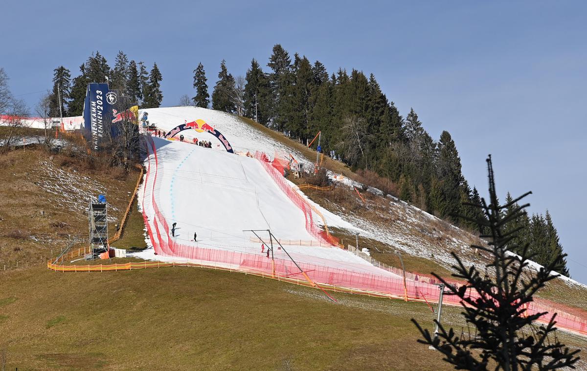 Streif Kitzbühel | Kitzbühel še ni prejel snežne pošiljke, je pa vsaj mrzlo in proga je dobro pripravljena. | Foto Guliver Image