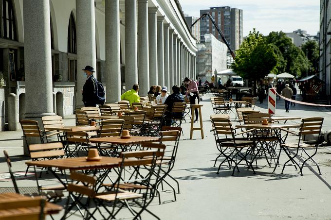  Gostinci lahko spet strežejo tudi v notranjosti lokalov. | Foto: Ana Kovač