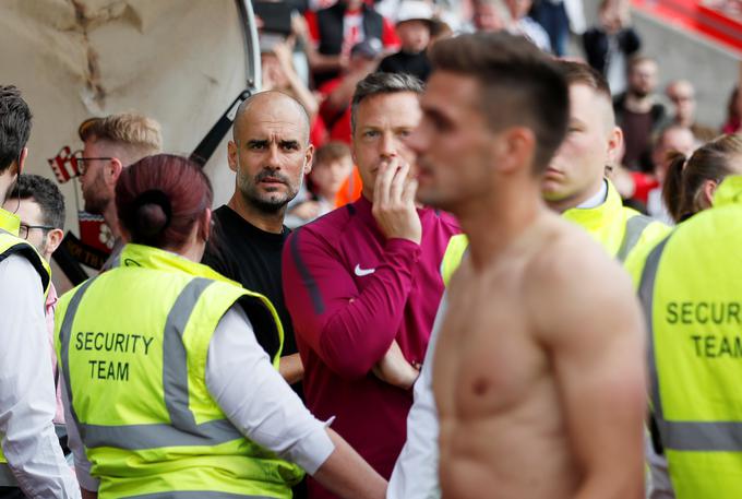 Zadnjo tekmo za svetnike je odigral 13. maja 2018, ko je čestital prvaku Manchester Cityju in njegovemu trenerju Josepu Guardioli. | Foto: Reuters