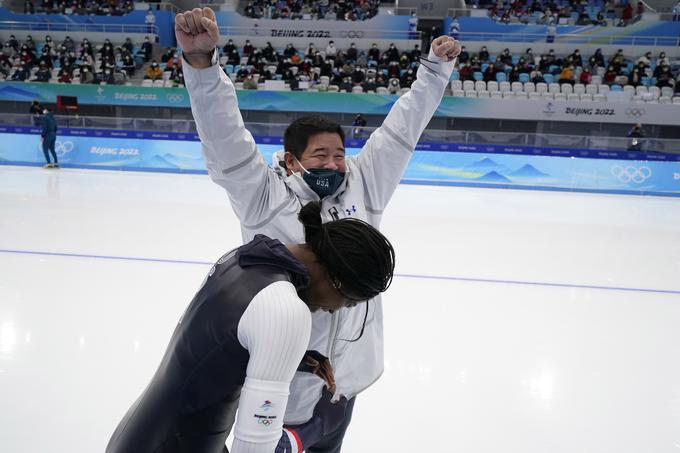 Trener Ryan Shimabukuro ni skrival navdušenja nad dosežkom svoje varovanke. | Foto: Guliverimage/Vladimir Fedorenko