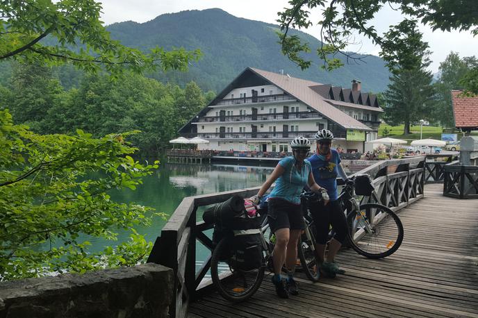 kolo Tamara | Popotnica Tamara Leskovar in Simona Pečnik Golob sta junija 2015 z gorskimi kolesi prekolesarili Slovenijo.  | Foto osebni arhiv