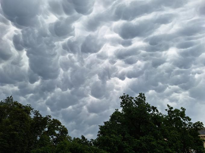 Oblaki mammatus v Ljubljani | Foto: Bralka Maja Bizjak