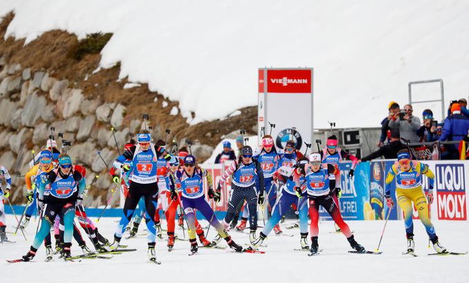 Tekma se je začela razpletati v drugi polovici. | Foto: Reuters