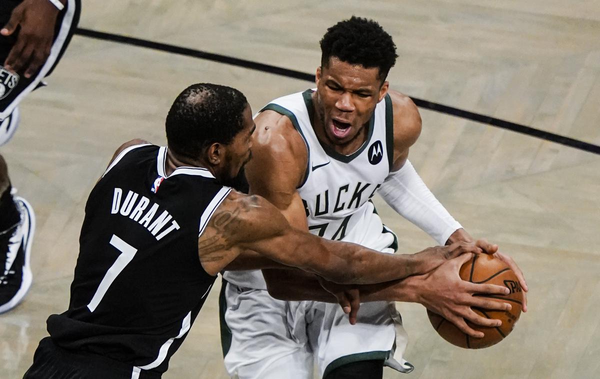 Giannis Antetokounmpo | Košarkarji Milwaukeeja so prvi finalisti vzhodne konference v ligi NBA. Obračun sta zaznamovala Giannis Antetokounmpo in Kevin Durant. | Foto Guliverimage